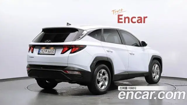 Hyundai Tucson Hybrid 2022 — Photo 14/20