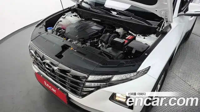 Hyundai Tucson Hybrid 2022 — Photo 8/20