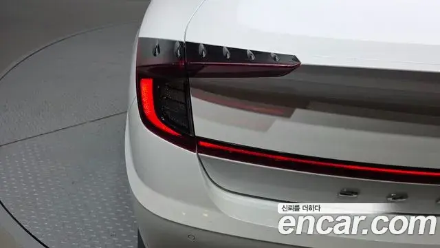 Hyundai Sonata Hybrid 2019 — ფოტო 4/36