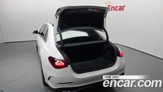 Mercedes-Benz E-Class 2024 — Şəkil 25/35