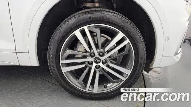 Audi Q5 2021 — Photo 22/32