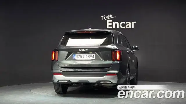Kia Sorento 2023 — Фото 4/20