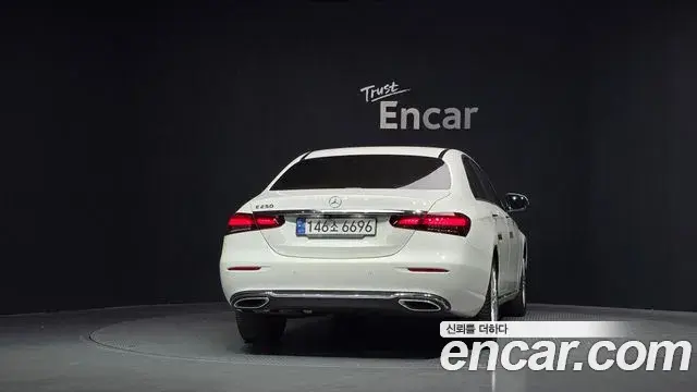 Mercedes-Benz E-Class 2020 — Şəkil 28/34