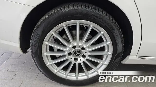 Mercedes-Benz E-Class 2020 — Şəkil 10/34