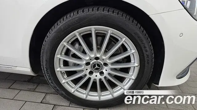 Mercedes-Benz E-Class 2020 — Şəkil 30/34