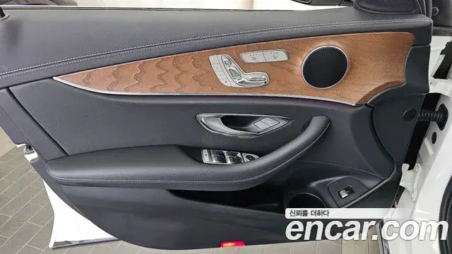 Mercedes-Benz E-Class 2020 — Şəkil 34/34
