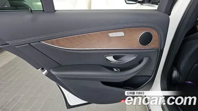 Mercedes-Benz E-Class 2020 — Şəkil 8/34