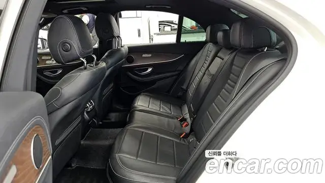 Mercedes-Benz E-Class 2020 — Şəkil 9/34