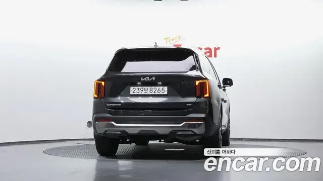 Kia Sorento 2023 — Фото 4/20