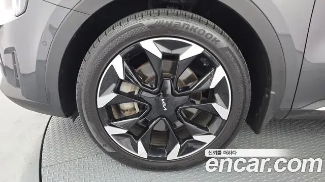 Kia Sorento 2023 — Фото 5/20