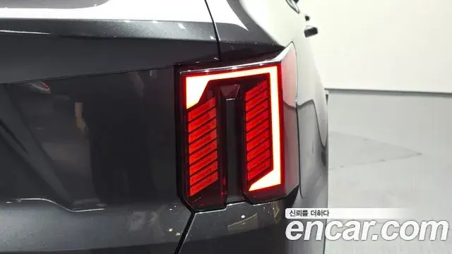 Kia Sorento 2023 — Photo 2/31