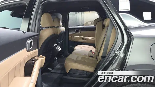 Kia Sorento 2023 — Photo 6/31