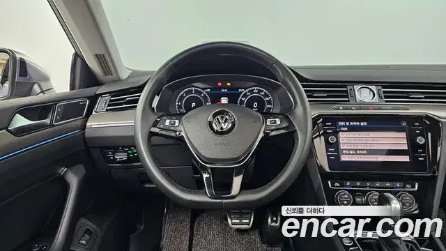 Volkswagen Arteon 2019 — Photo 1/20