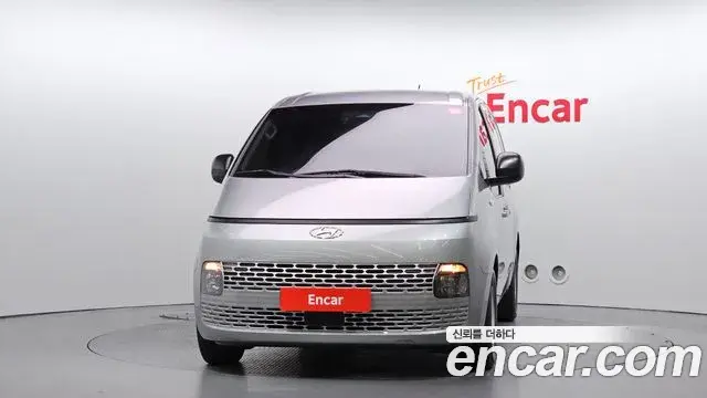 Hyundai Staria 2021 — ფოტო 1/31