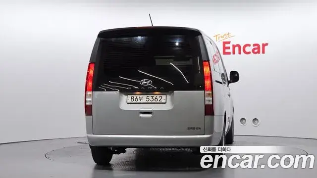 Hyundai Staria 2021 — ფოტო 25/31