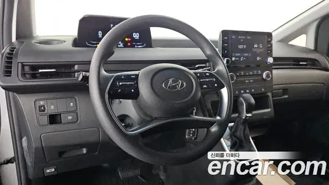 Hyundai Staria 2021 — ფოტო 20/31