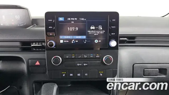 Hyundai Staria 2021 — ფოტო 8/31