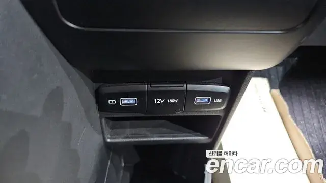 Hyundai Staria 2021 — ფოტო 14/31