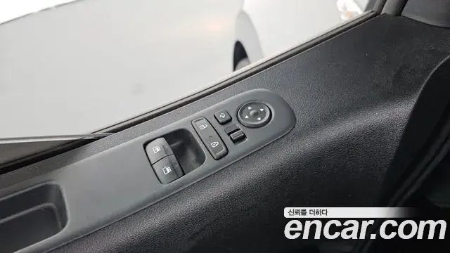 Hyundai Staria 2021 — ფოტო 12/31