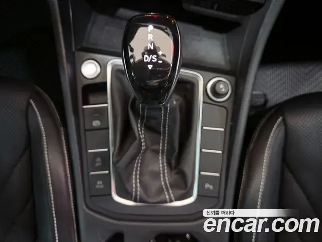 Volkswagen Jetta 2022 — Şəkil 12/18
