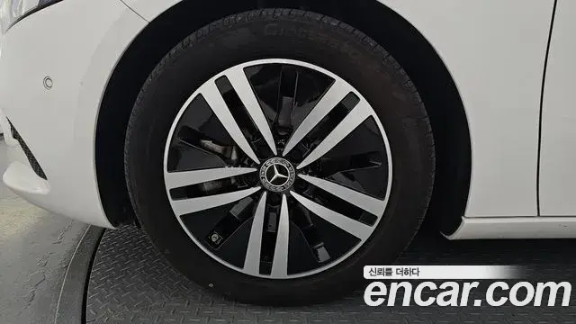 Mercedes-Benz A-Class 2022 — Фото 5/20