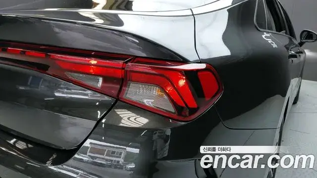 Kia K5 2021 — Şəkil 16/33