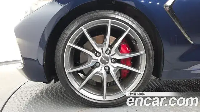 Genesis G70 2019 — Photo 20/37
