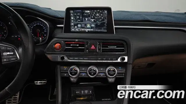 Genesis G70 2019 — Photo 15/37