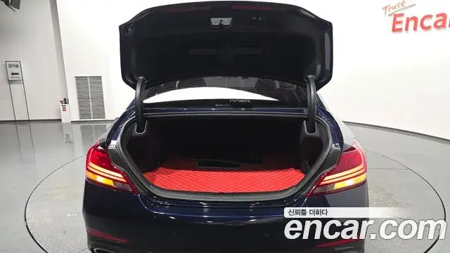 Genesis G70 2019 — Photo 8/37
