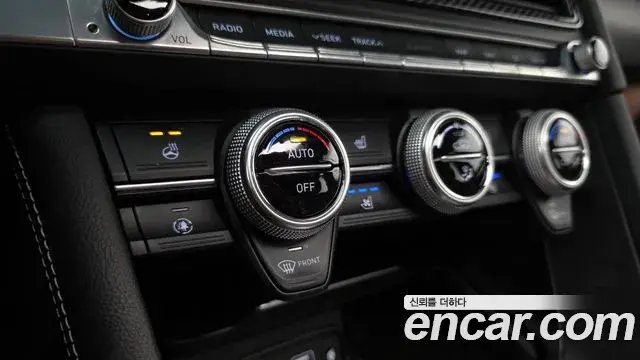 Genesis G70 2019 — Photo 31/37