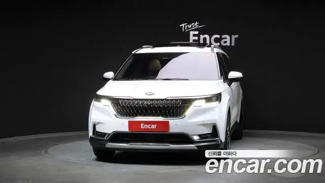 Kia Carnival 2021 — Фото 3/20