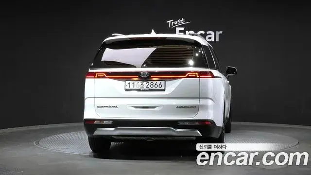 Kia Carnival 2021 — Фото 4/20