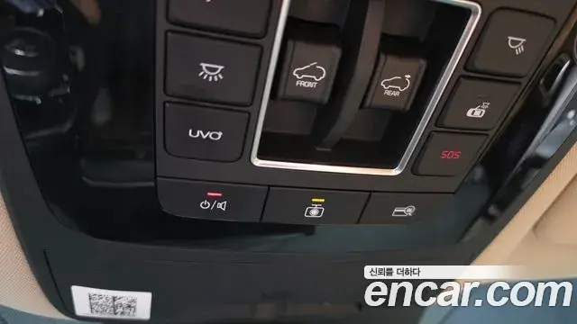 Kia Carnival 2021 — ფოტო 13/33