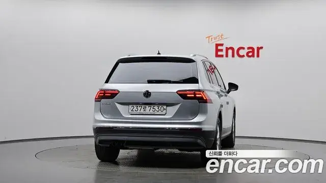 Volkswagen Tiguan 2019 — Фото 4/20