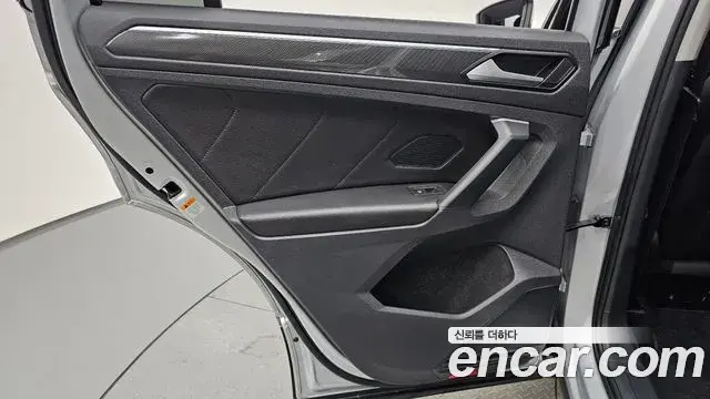 Volkswagen Tiguan 2019 — Photo 30/35