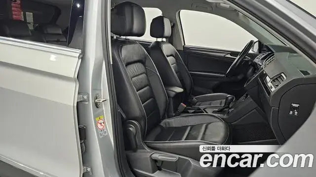 Volkswagen Tiguan 2019 — Photo 24/35