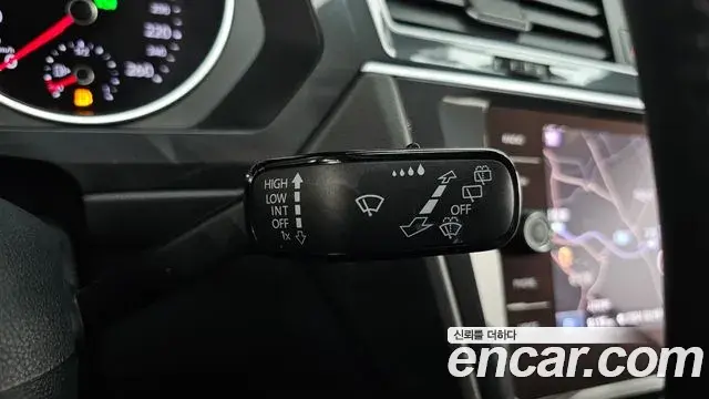 Volkswagen Tiguan 2019 — Photo 34/35