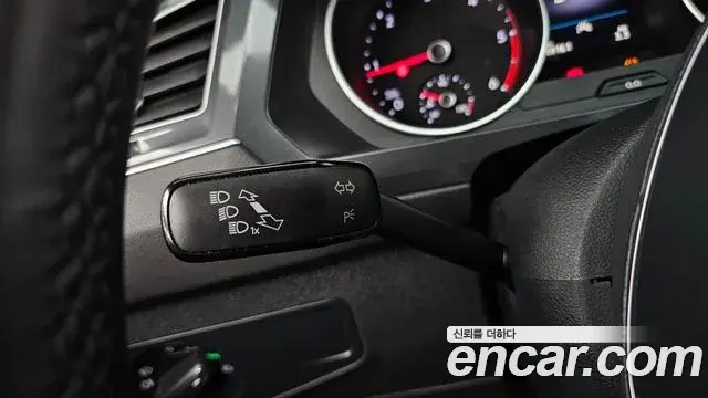 Volkswagen Tiguan 2019 — Photo 23/35