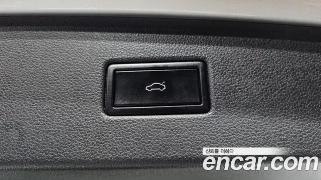 Volkswagen Tiguan 2019 — Photo 12/35