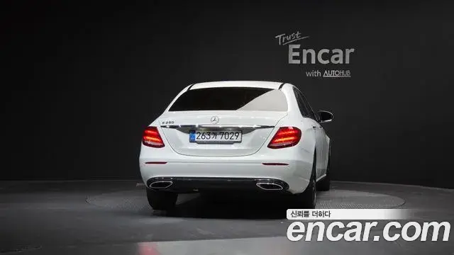 Mercedes-Benz E-Class 2020 — Şəkil 8/20