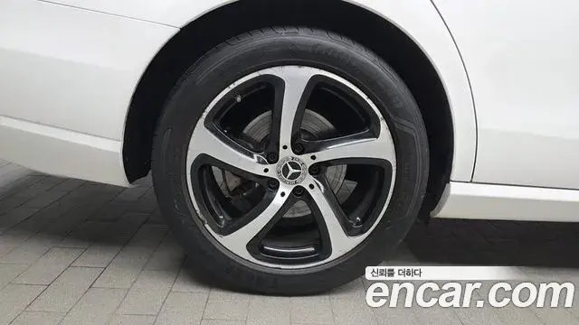 Mercedes-Benz E-Class 2020 — Şəkil 14/20