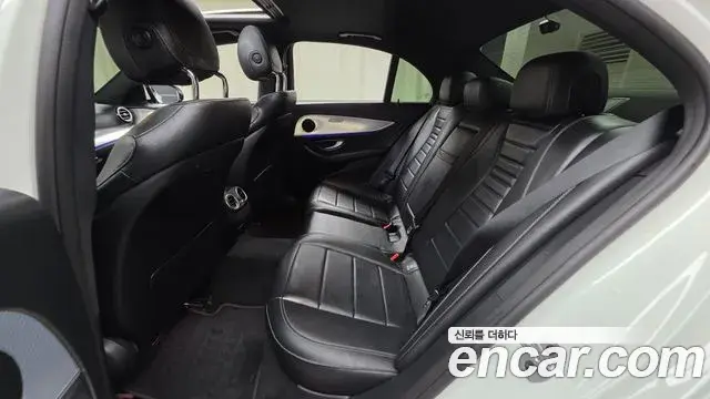 Mercedes-Benz E-Class 2020 — Şəkil 13/20
