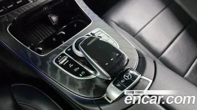Mercedes-Benz E-Class 2020 — Şəkil 17/20