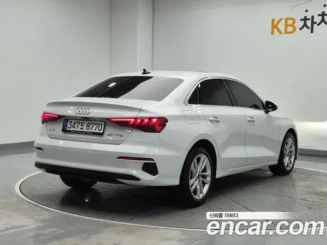 Audi A3 2022 — Photo 8/19