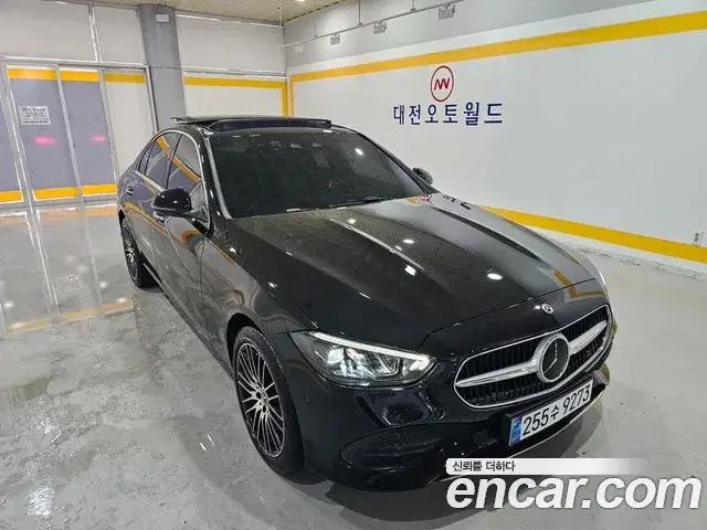 Mercedes-Benz C-Class 2024 — Photo 3/17