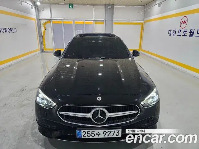 Mercedes-Benz C-Class 2024 — Photo 8/17