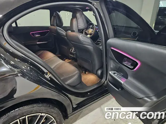 Mercedes-Benz C-Class 2024 — Photo 16/17