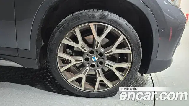 BMW X1 2022 — Şəkil 13/33