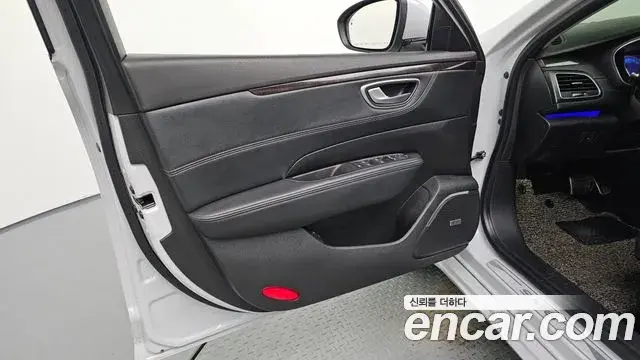 Renault Samsung SM6 2019 — ფოტო 9/32
