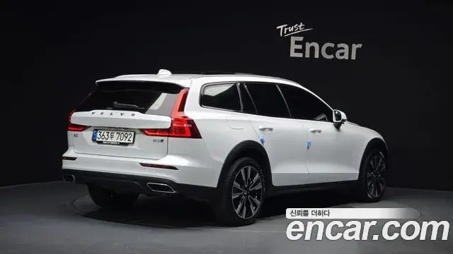 Volvo V60 Cross Country 2021 — Şəkil 3/20